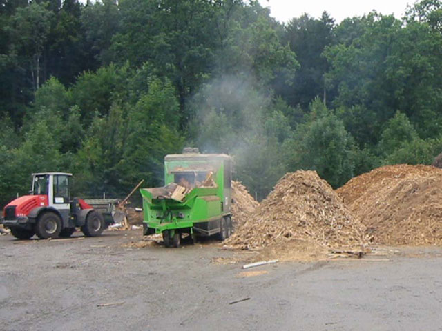 Zerkleinern von Altholz