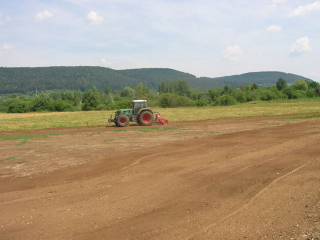 Steinzerkleinerereinsatz zur Rekultivierung